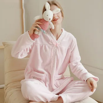 Doce cor-de-Rosa Bonito Pijama de Flanela Conjunto Bordado Lace Trim Pijamas Mulheres Pijamas Terno de Inverno Macio Quente V-pescoço para Casa Roupas